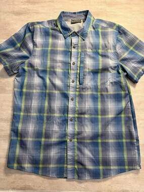Free Country Men's Short Sleeve Plaid Outdoor Fishing Shirt with Back Vent